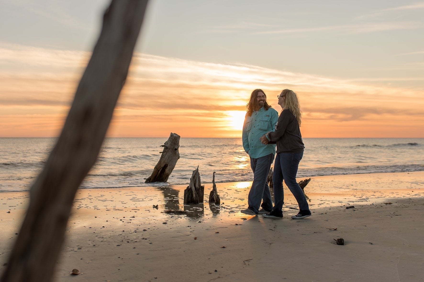 jeff-and-jules-ready-walking-on-beach-sunset_ebd58828-0579-4473-93a8-c6a5027cc878.jpg
