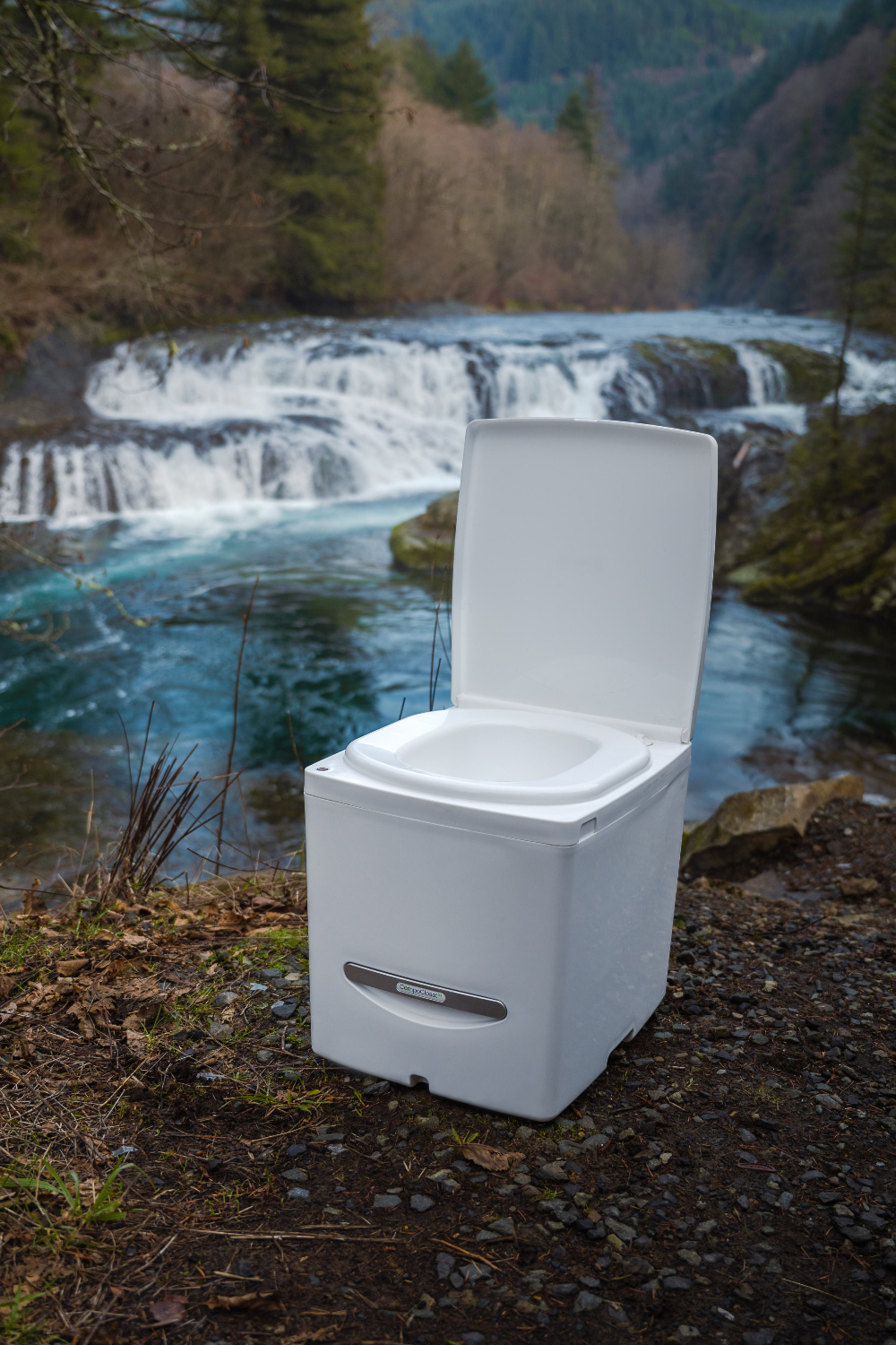 cuddy-composting-toilet-off-grid-waterfall-2.png